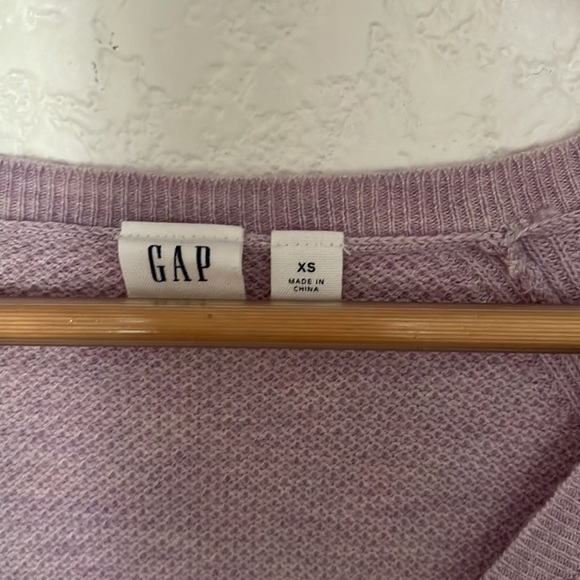 Light Purple Gap Sweater - Picture 2 of 3